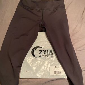 Zyia Capris Light N Tight